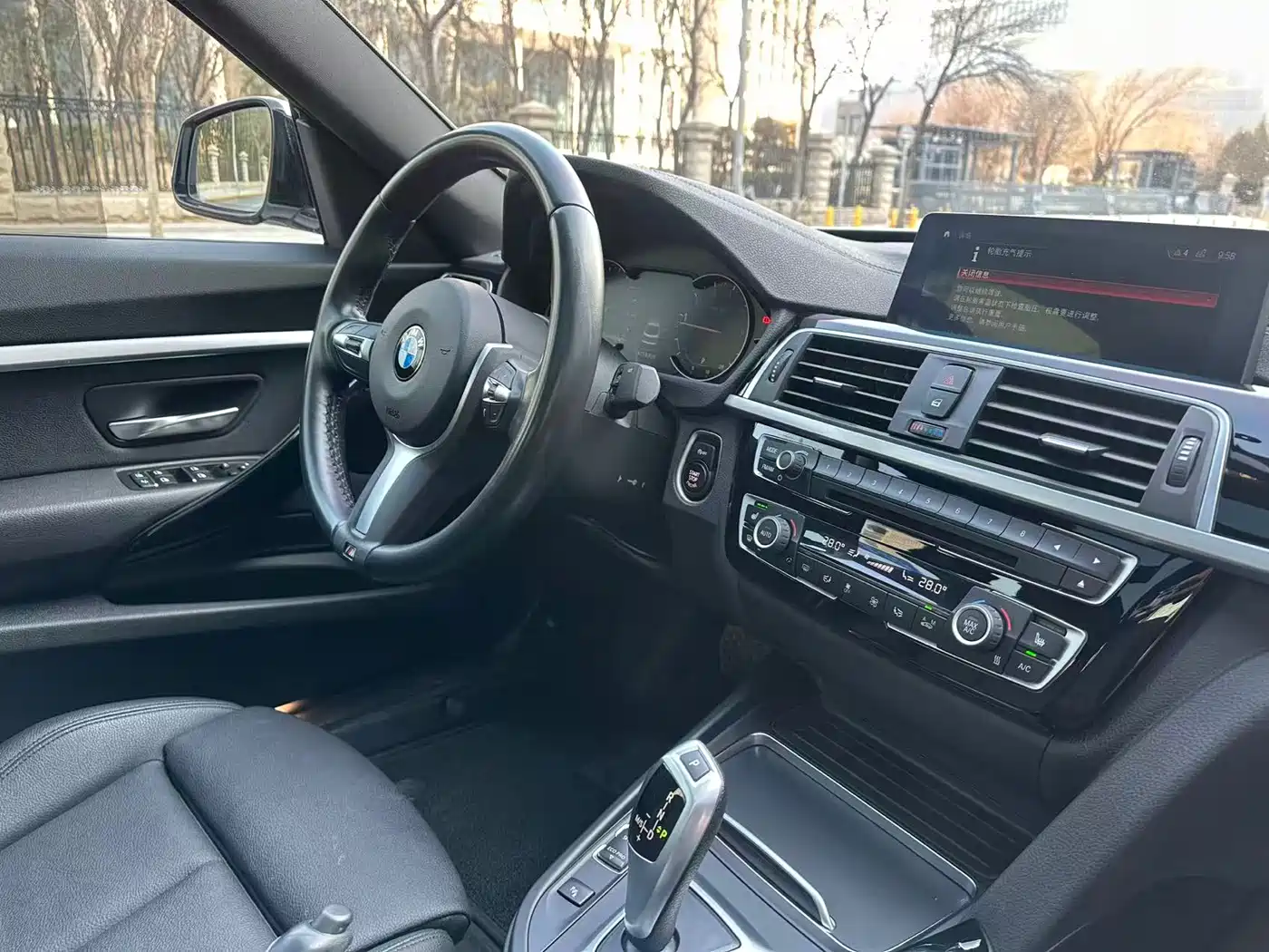 BMW 3 Series GT 2019 320i M Sport Model фото 14