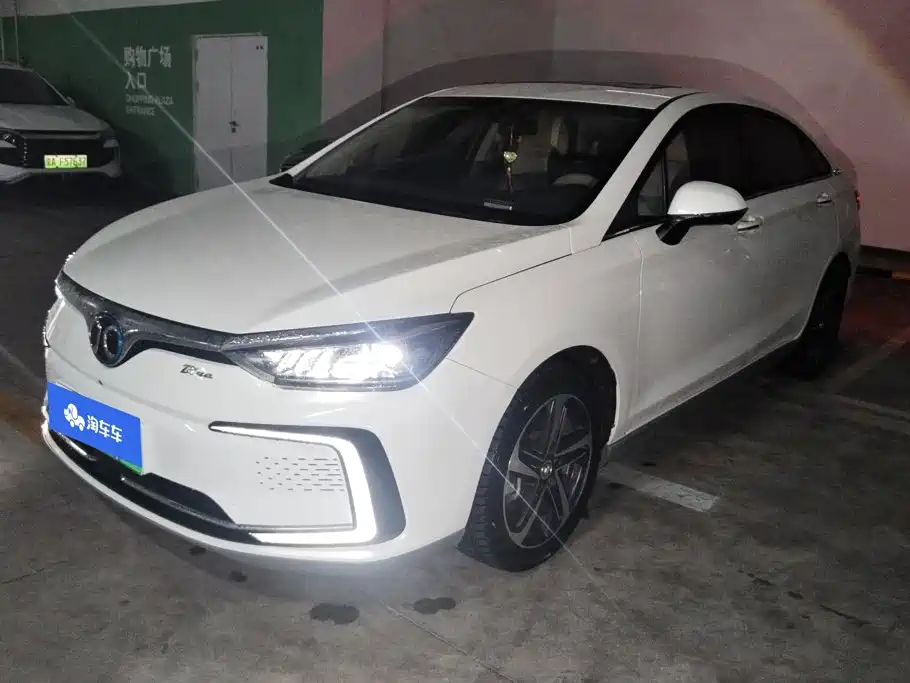 BAIC Beijing EU5 2018 2018 R500 Smart Wind Edition