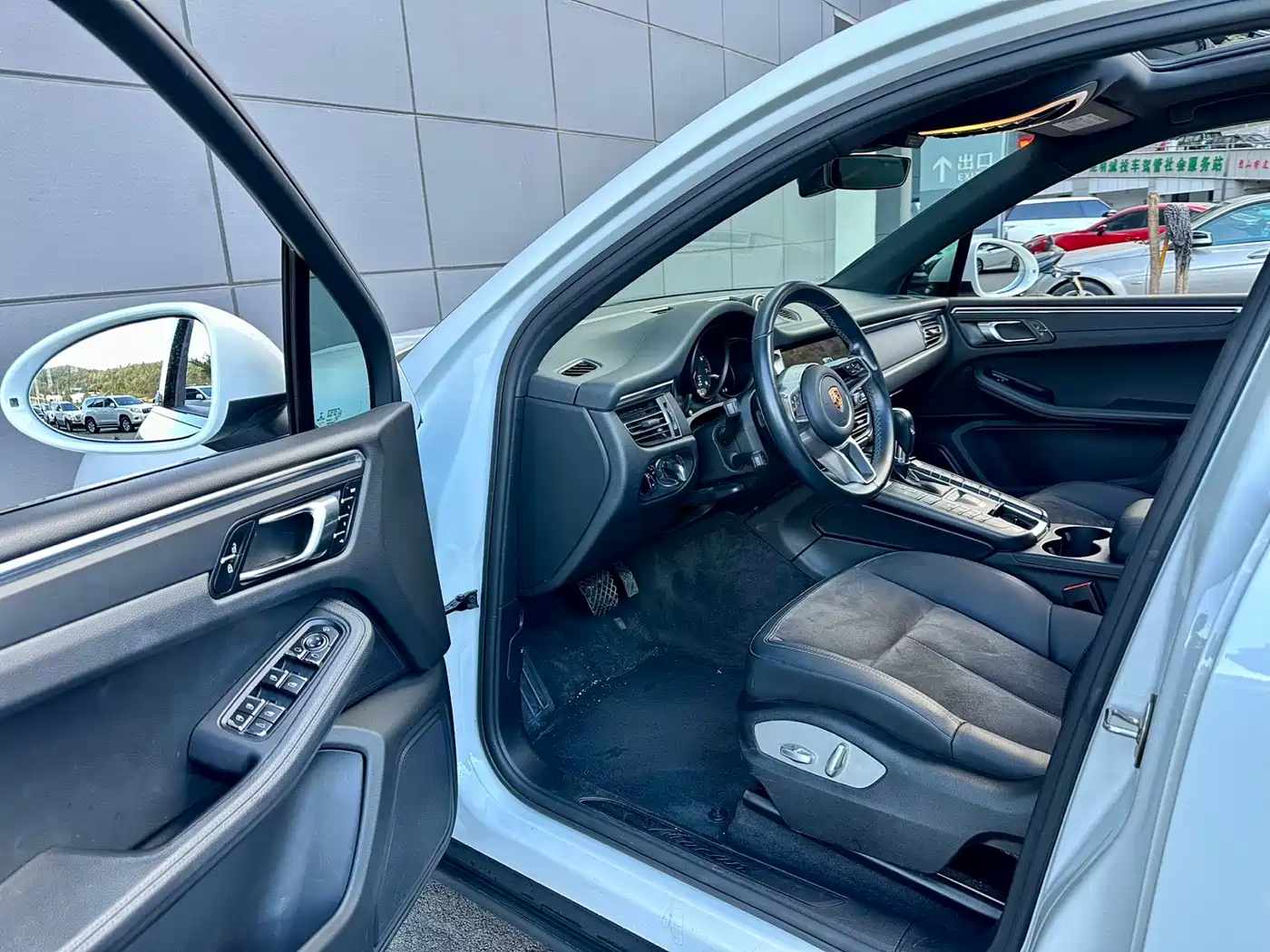 Porsche Macan 2018 Macan 2.0T фото 11