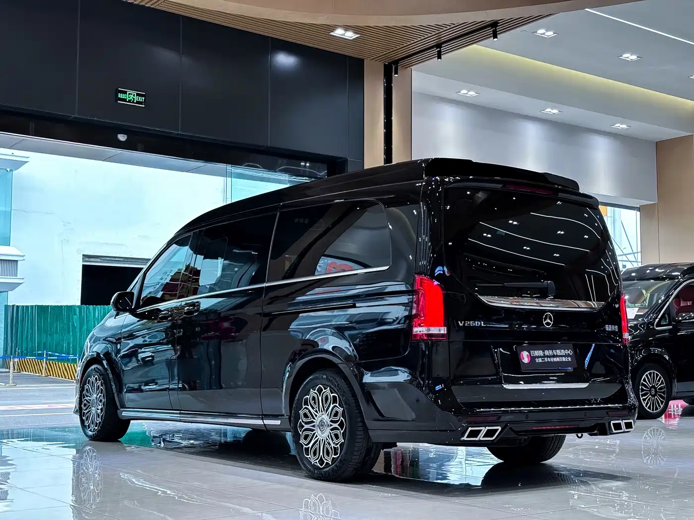 Lili Auto V-Class 2025 2023 Lion Dance Series 2.0T Zhang 7-Seater