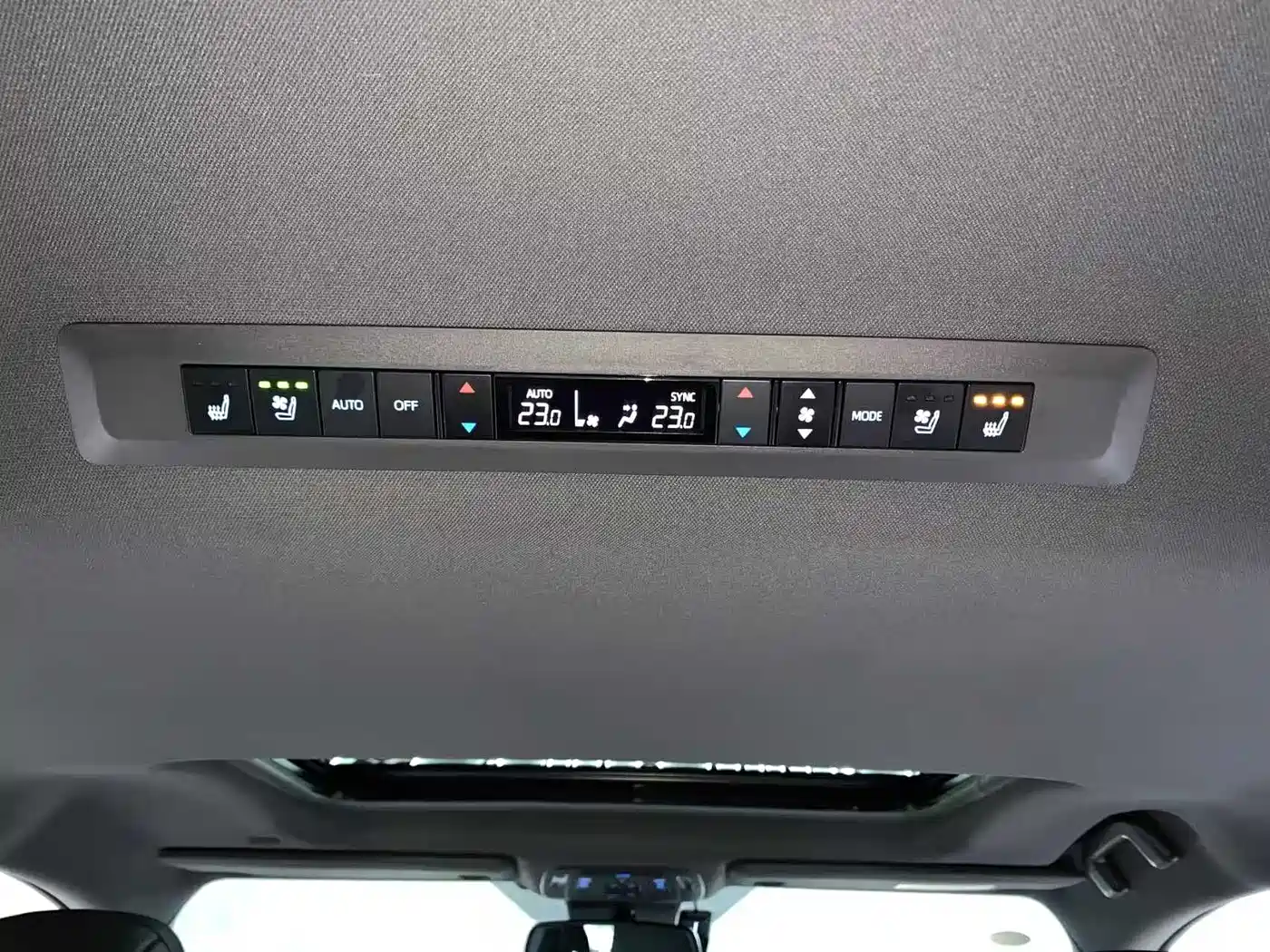 Toyota Sienna 2021 2.5L Hybrid Premium Edition фото 14