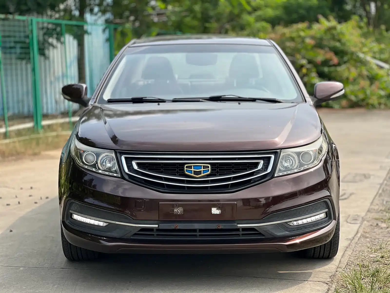 Фото 2 - Geely Vision