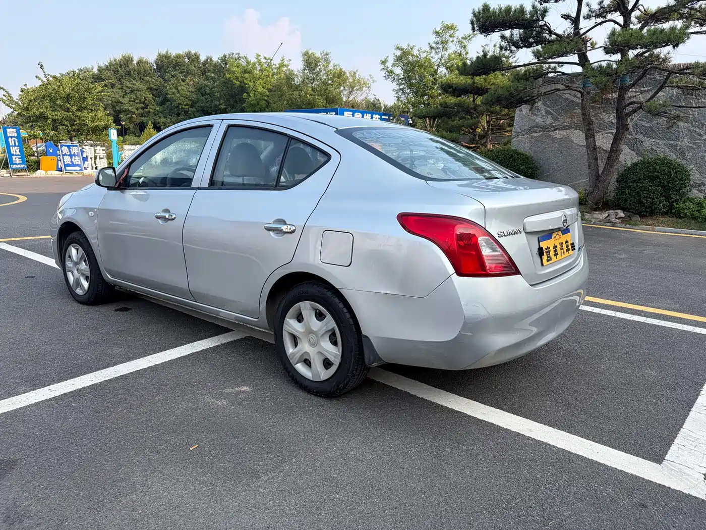 Nissan Sunny 2012 2011 1.5XE Manual Comfort Edition
