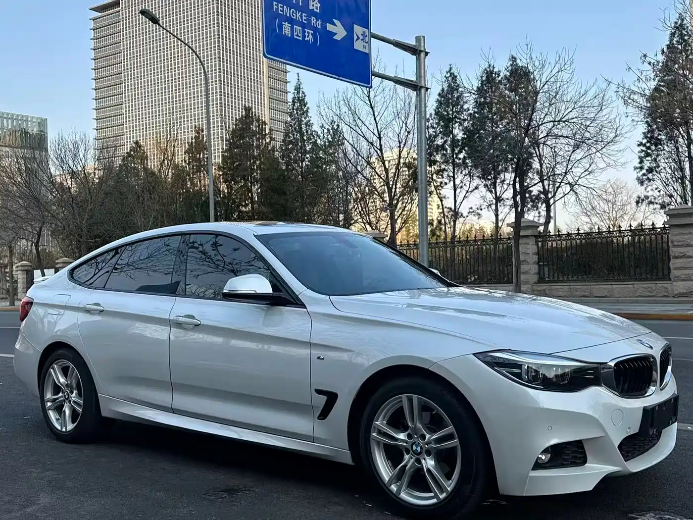 BMW 3 Series GT 2019 320i M Sport Model фото 2