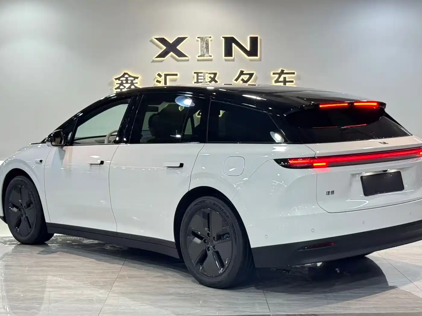 Li Auto i6 2026 2025 2WD Base Model