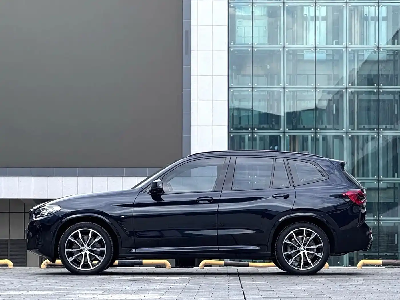 Photo 2 - BMW X3