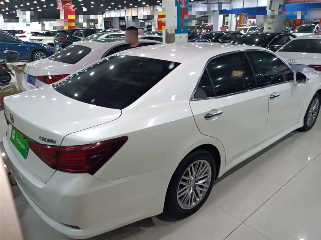 Toyota Crown 2015 2.5L Elite Version фото 5