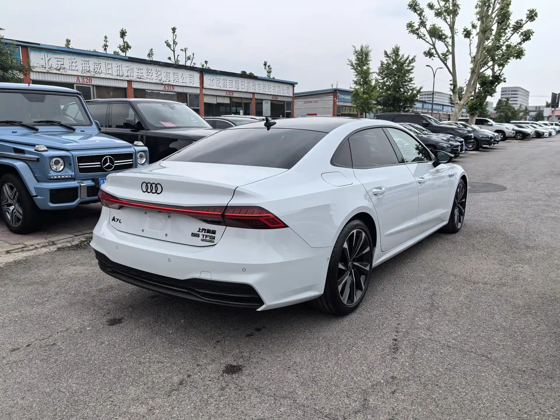 Фото 21 - Audi A7L