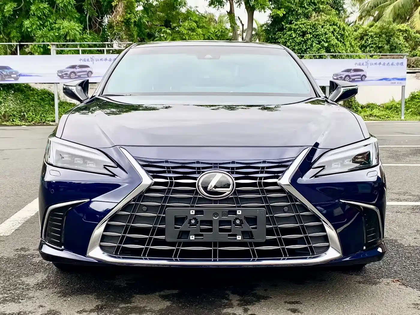 Lexus ES 2025 200 Ultimate Edition фото 2