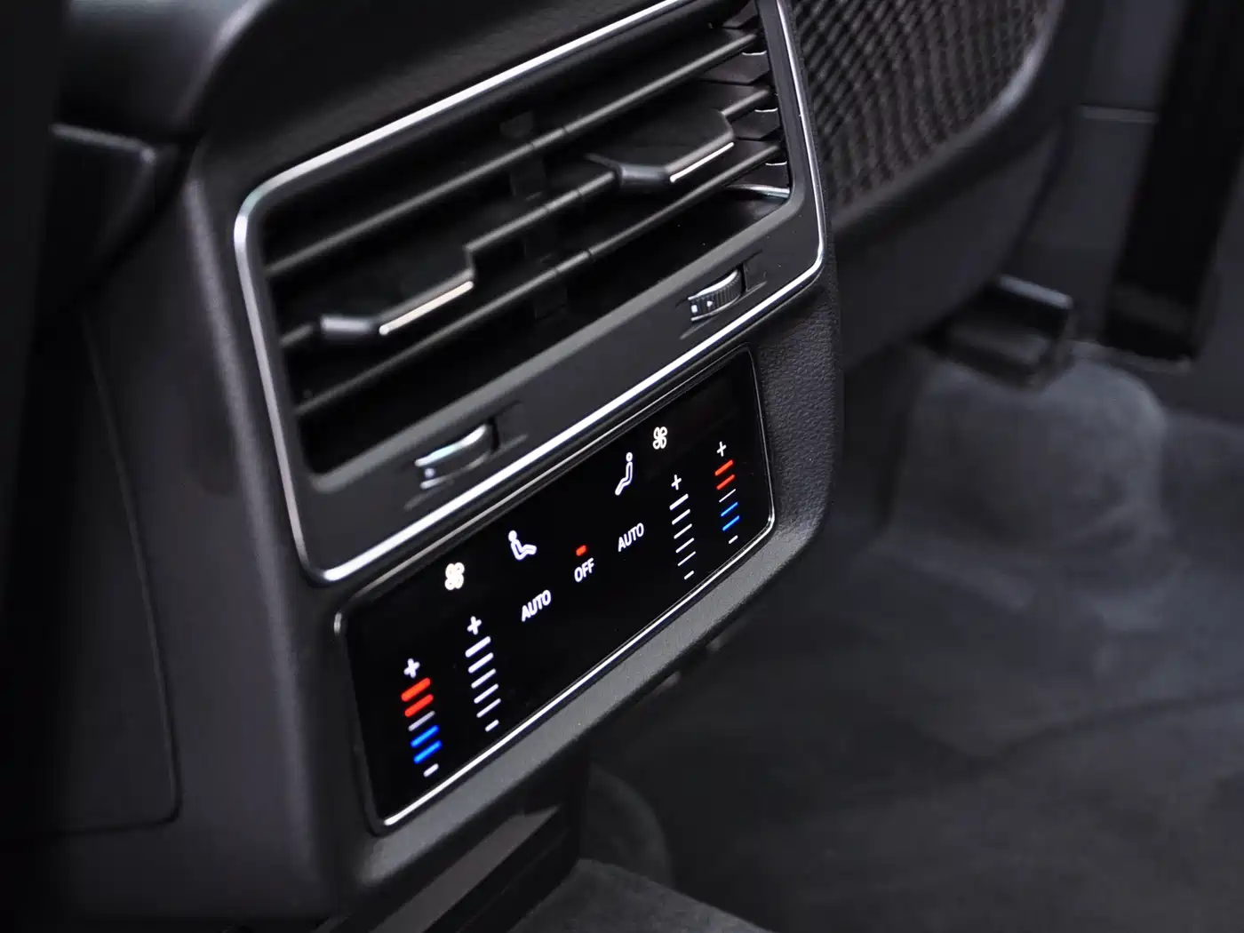 Audi Q8 2022 55 TFSI Luxury Dynamic фото 13
