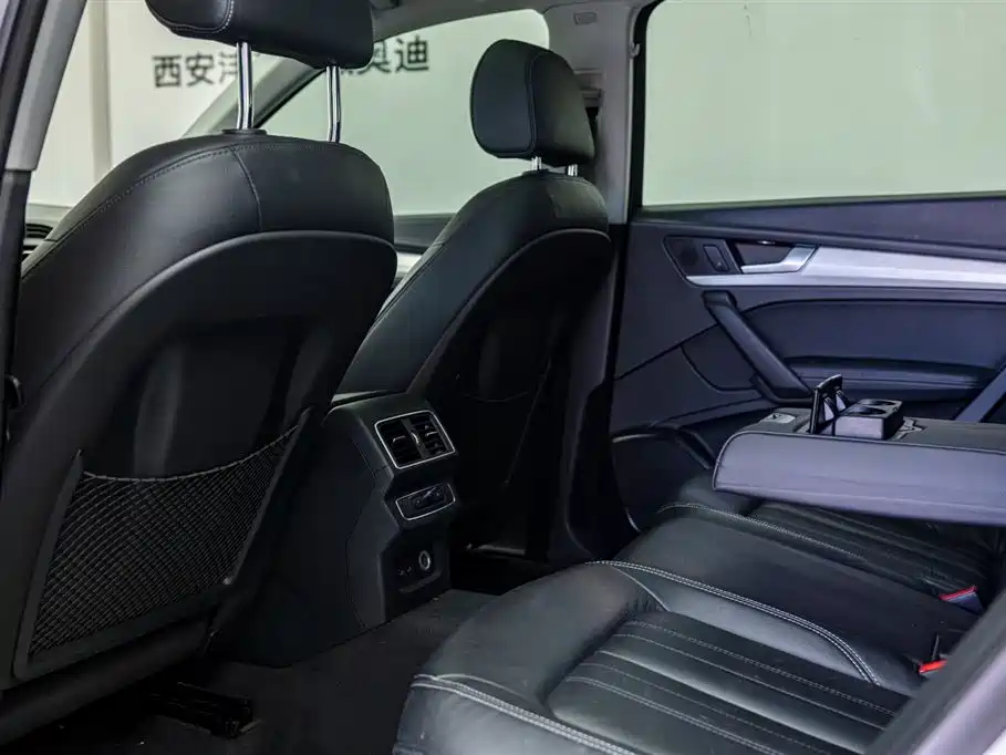 Audi Q5L 2020 Facelift 40 TFSI Honor Fashion фото 7