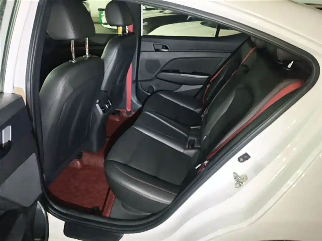 Hyundai Elantra 2020 1.4T DCT Dynamic·Vitality фото 17