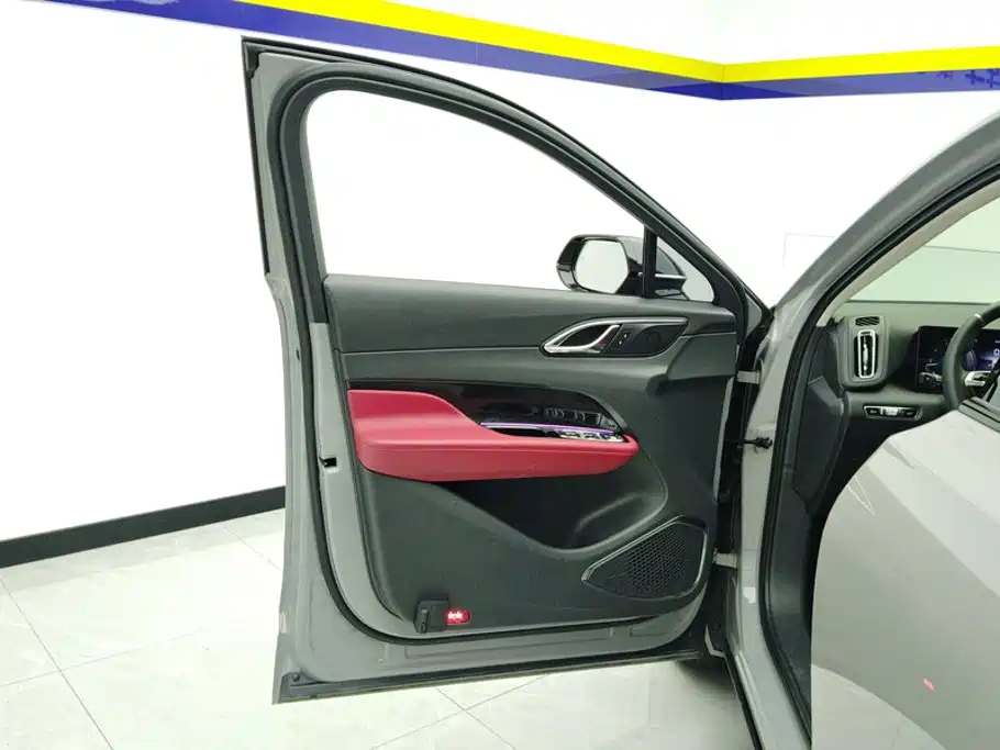 Hongqi HS3 2024 2023 2.0T 2WD KeWei Edition