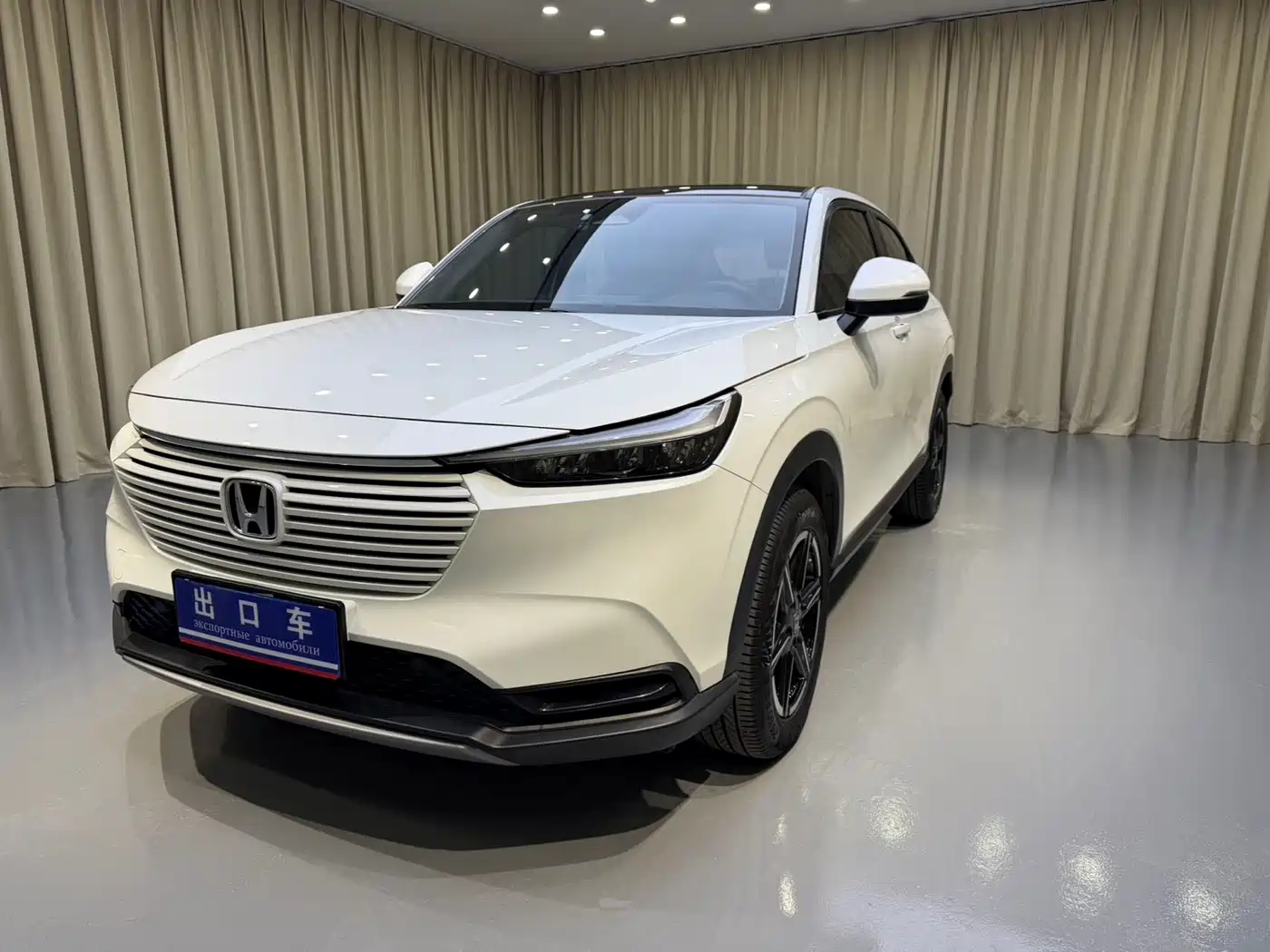 Photo 1 - Honda Vezel