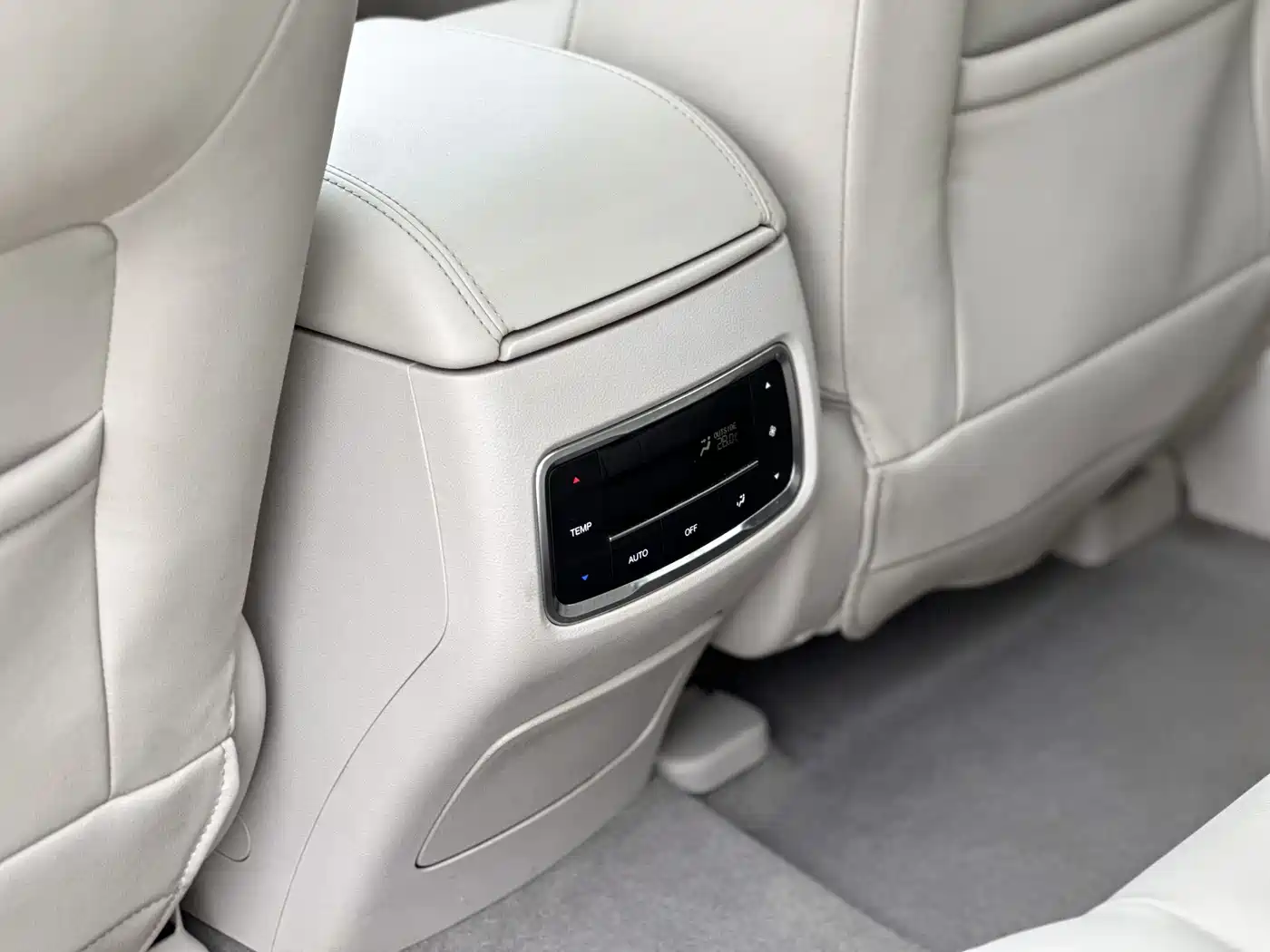 GAC Trumpchi Trumpchi GS8 2017 320T 2WD Luxury Smart Connect (7-seater) фото 11