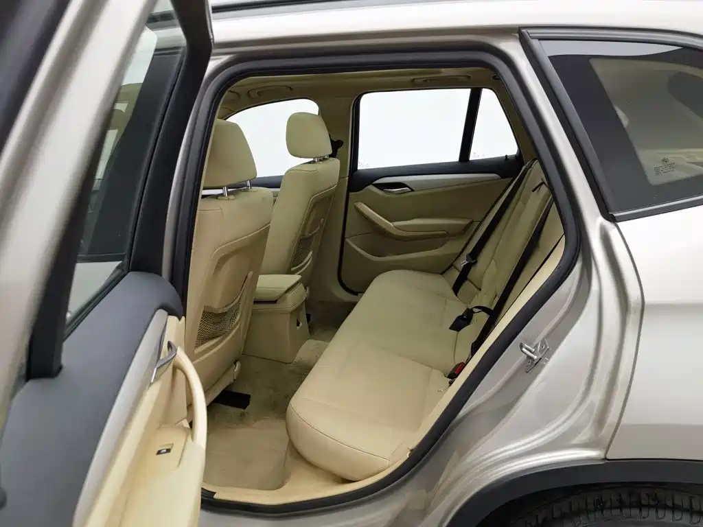 صورة 15 - BMW X1