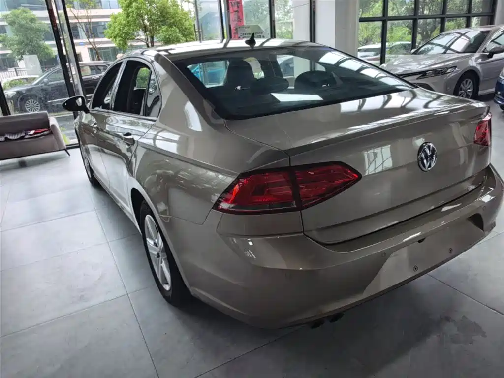 Volkswagen Lamando 2017 230TSI DSG Trend Edition фото 5