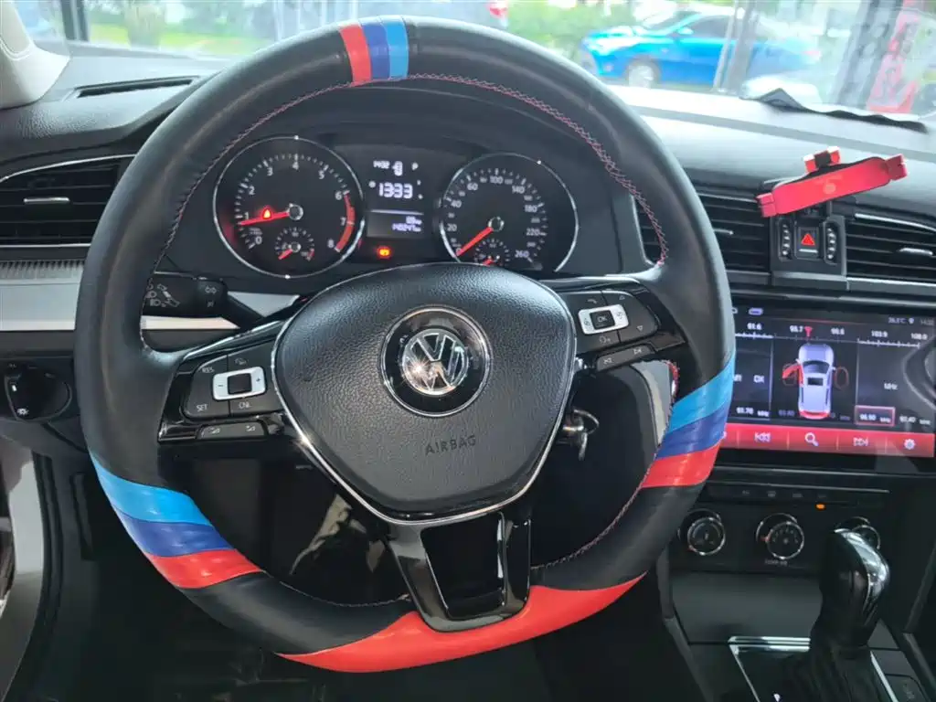 Volkswagen Lamando 2017 230TSI DSG Trend Edition фото 11