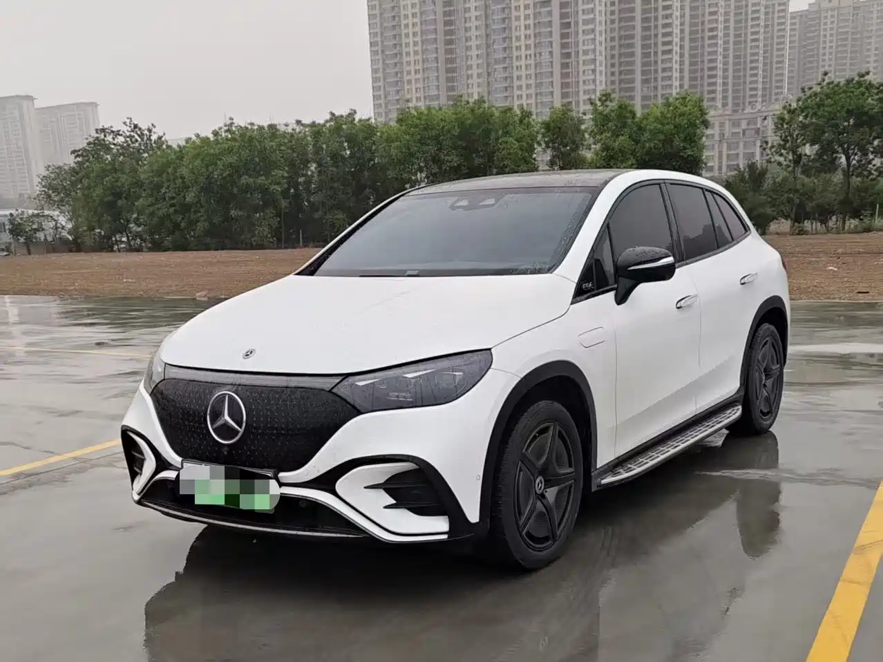 MERCEDES-BENZ EQE SUV