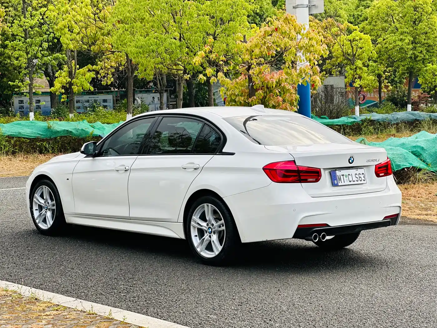BMW 3 Series 2017 330Li M Sport фото 10