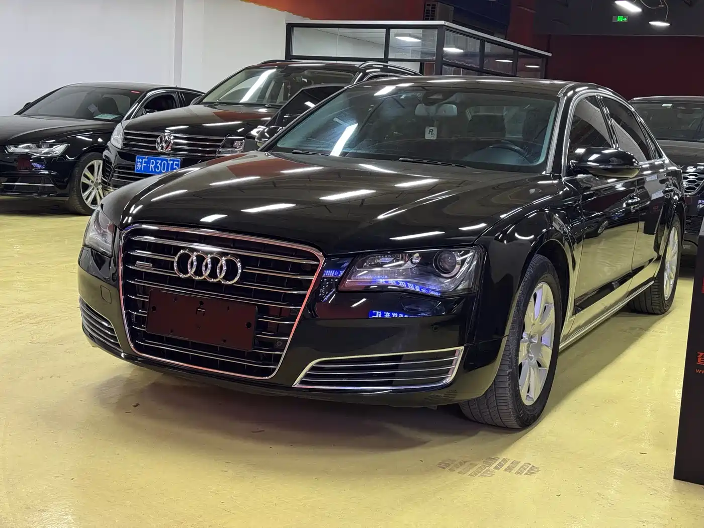 Audi A8 2013 A8L 45 TFSI quattro Luxury фото 2