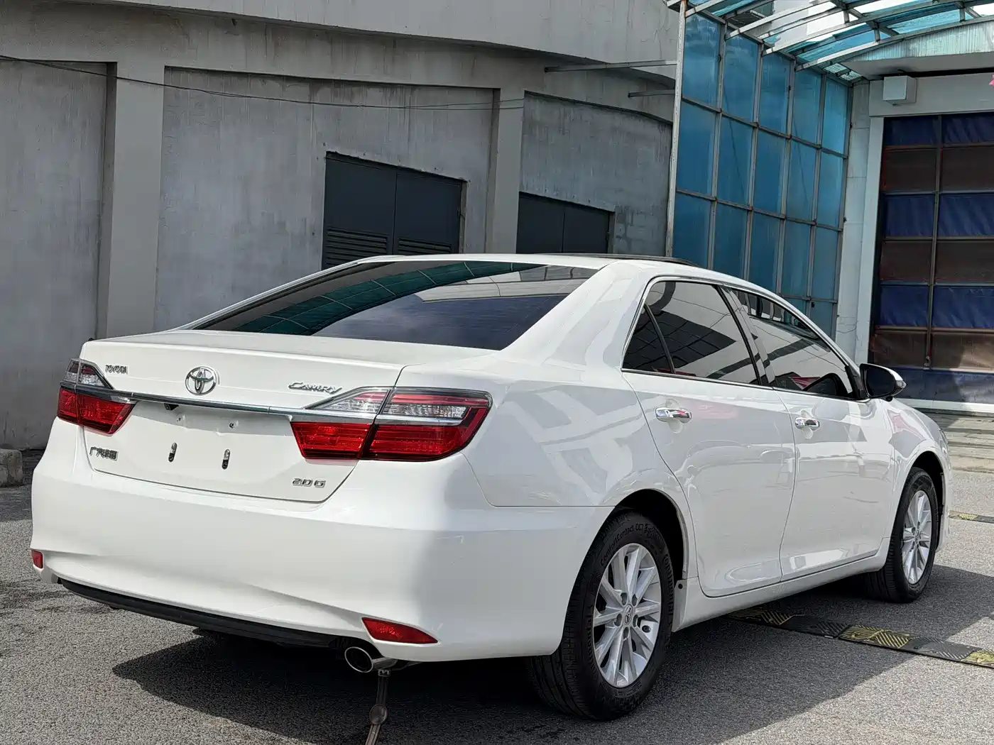 Toyota Camry 2016 2.0G 10th Anniversary Luxury Edition фото 6