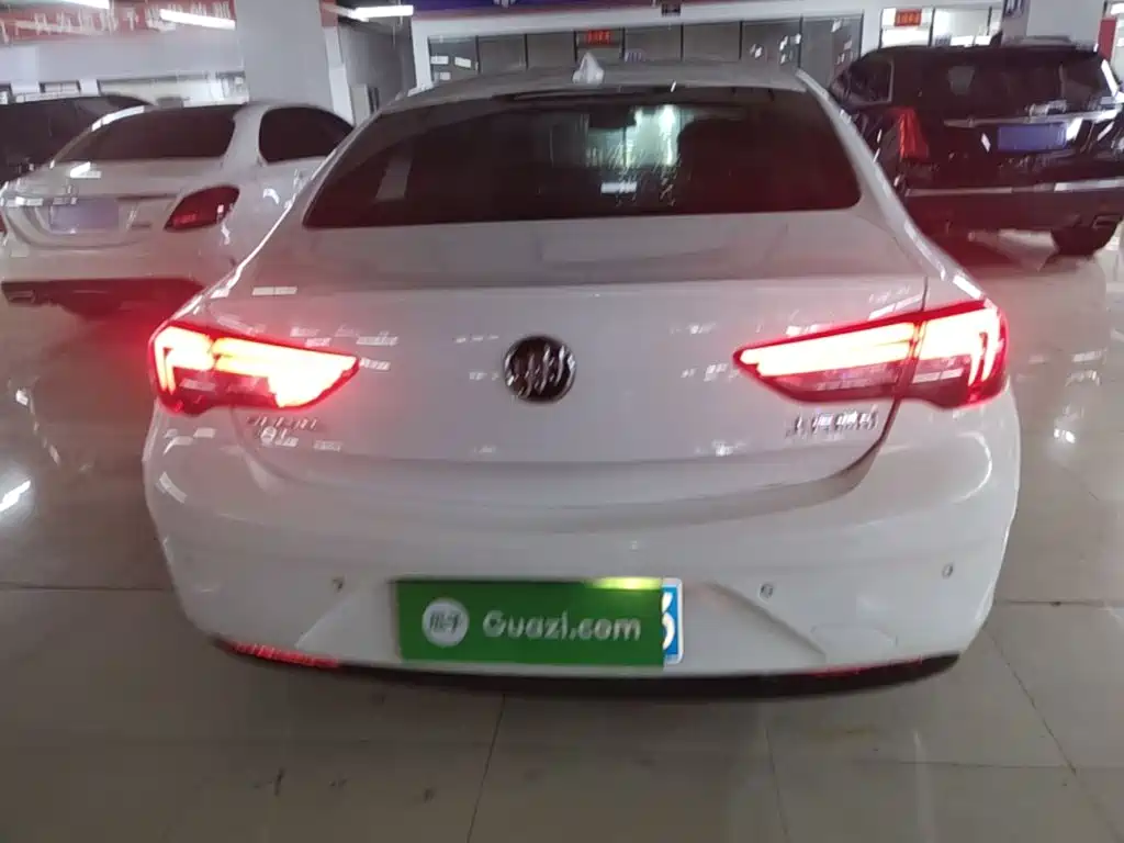 Photo 6 - Buick Regal
