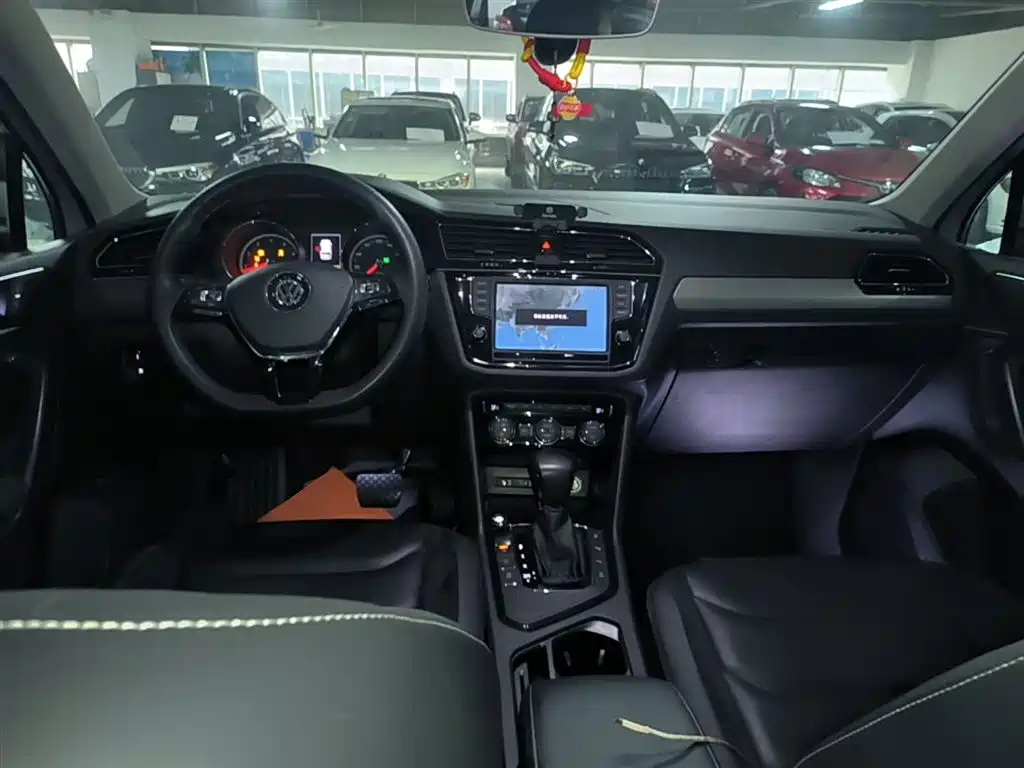 Volkswagen Tiguan L 2018 380TSI Automatic AWD Luxury Edition фото 10