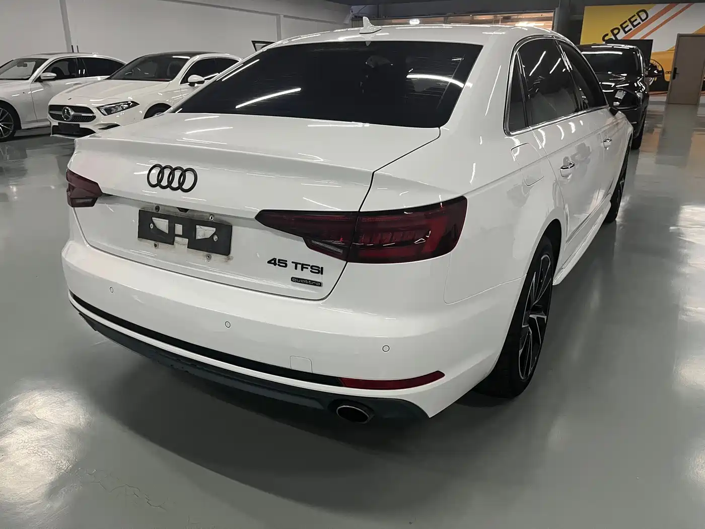Audi A4L 2018 30th Anniversary 45 TFSI quattro Personality Sport фото 12
