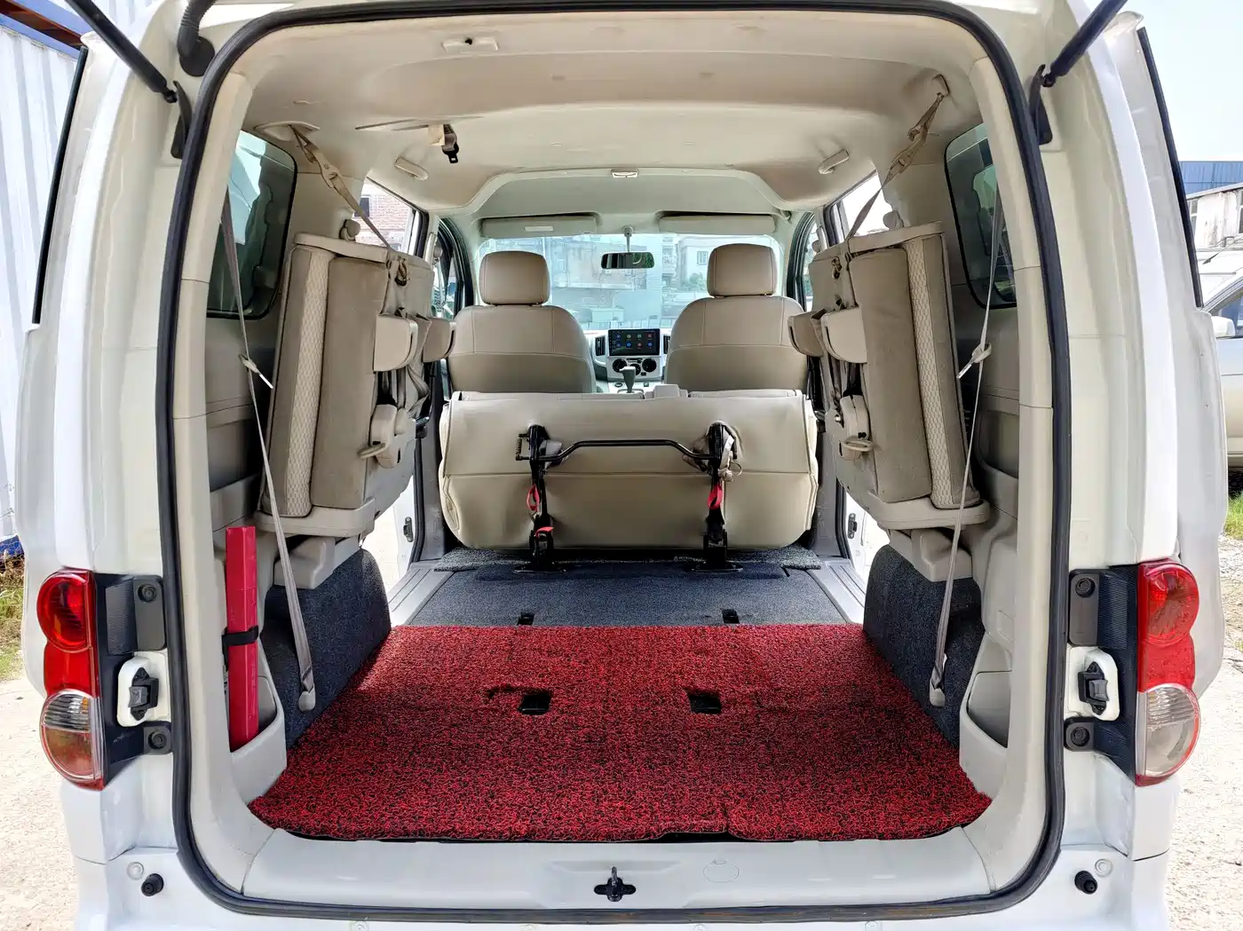 Nissan NV200 2016 2016 Facelift 1.6L CVT Luxury
