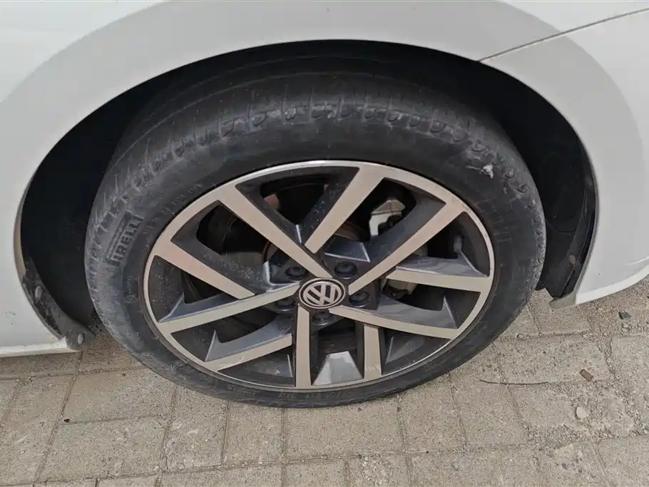 Volkswagen Golf 2020 Beloved Edition 280TSI DSG Comfort фото 6
