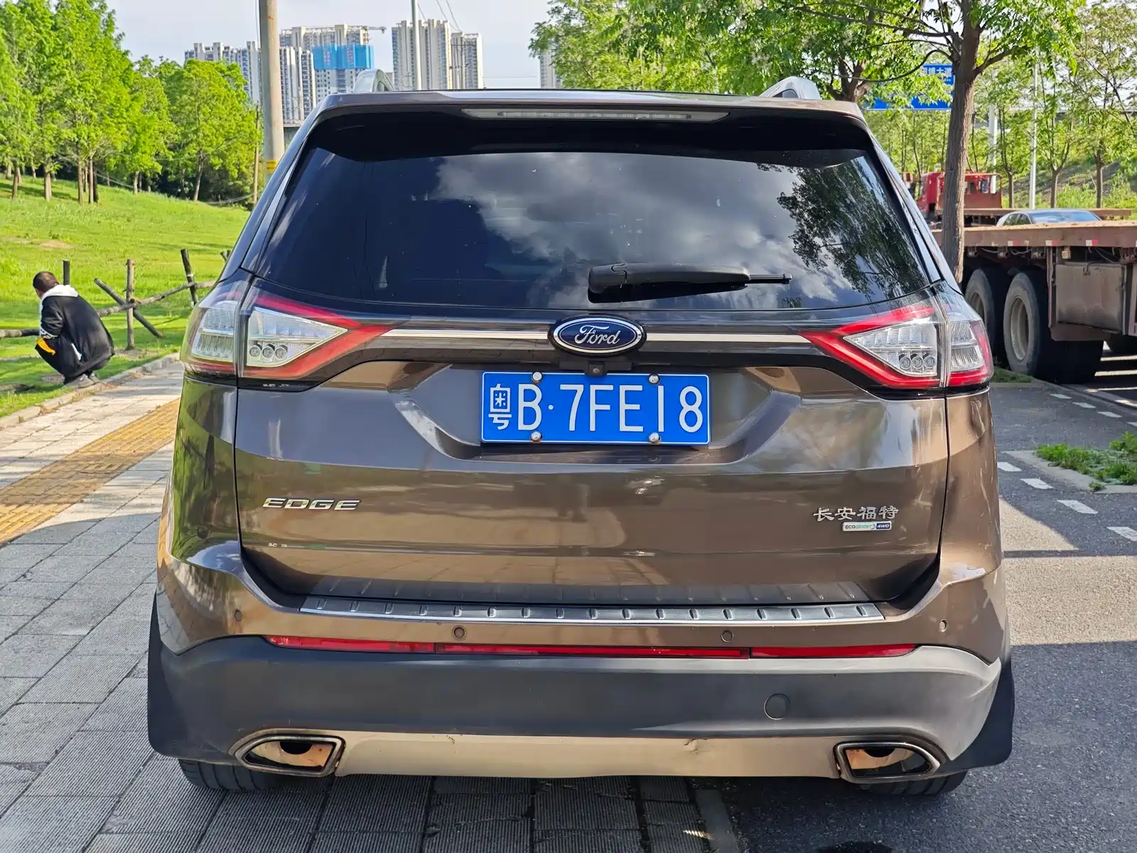 Photo 8 - Ford Edge