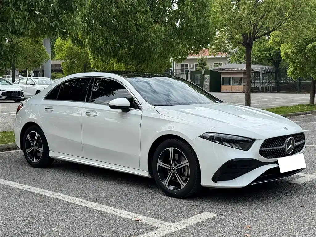 Mercedes-Benz A-Class 2023 A 200 L Fashion фото 9