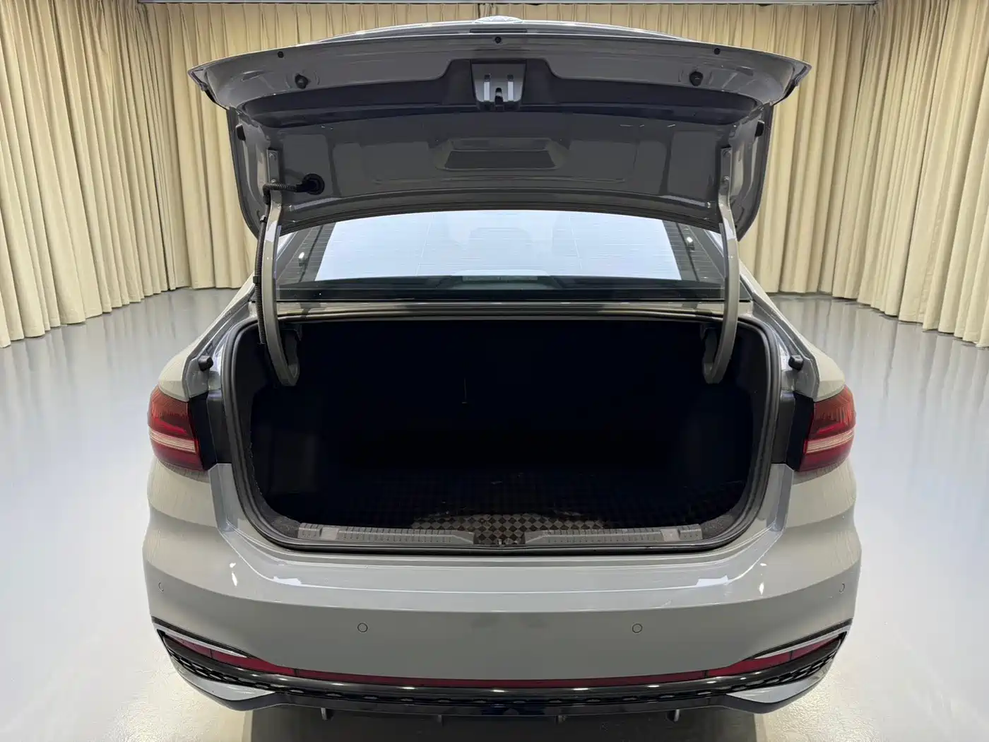 Volkswagen Lavida 2023 280TSI DSG Starlight Comfort Edition фото 16