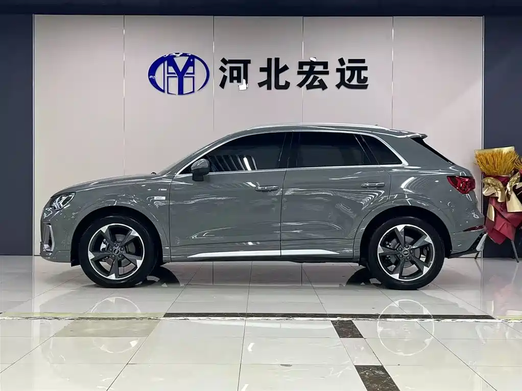 Audi Q3 2024 35 TFSI Fashion Sport фото 3