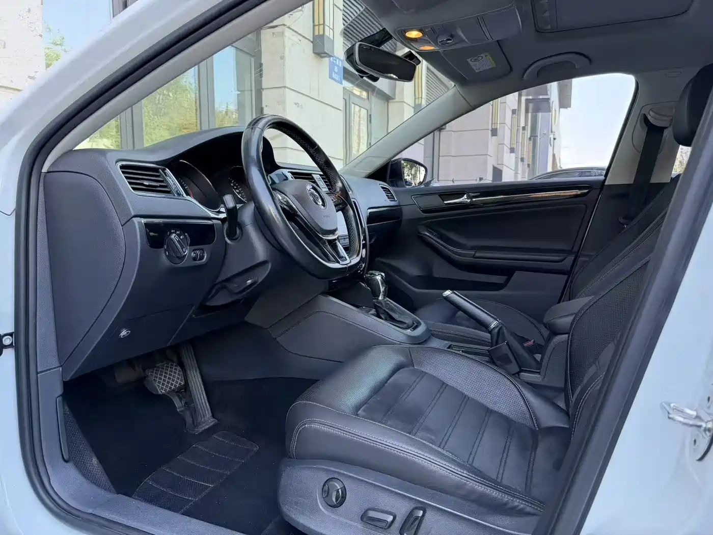 Volkswagen Sagitar 2018 280TSI DSG Luxury фото 4