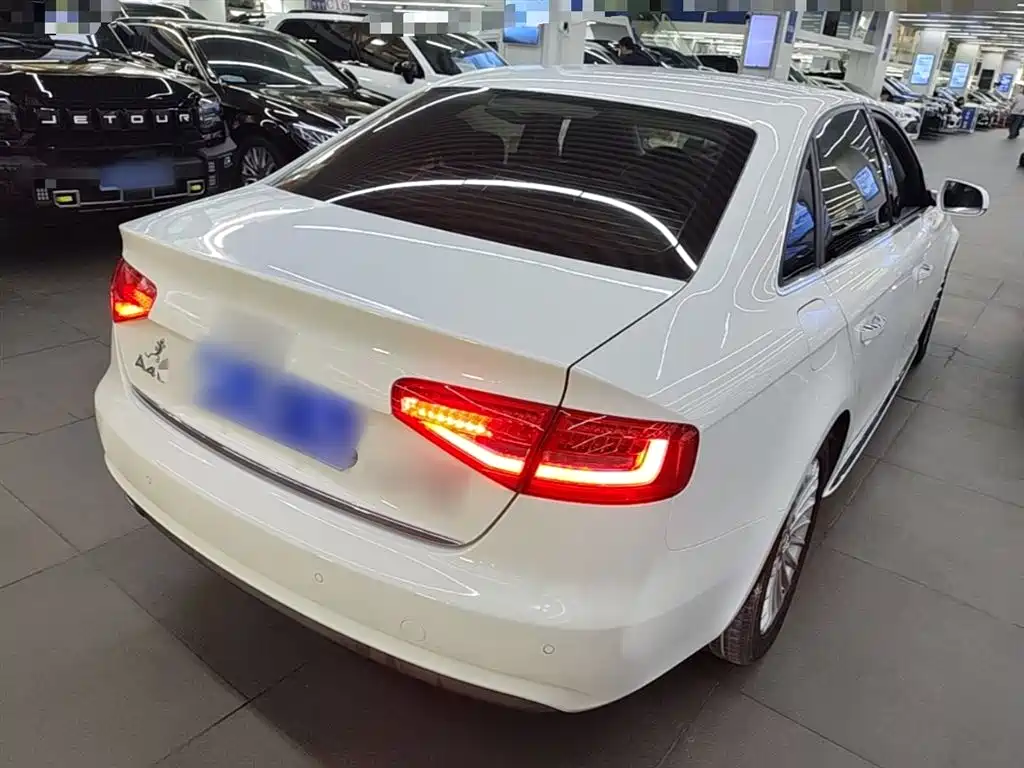 Audi A4L 2016 35 TFSI Automatic Comfort фото 7