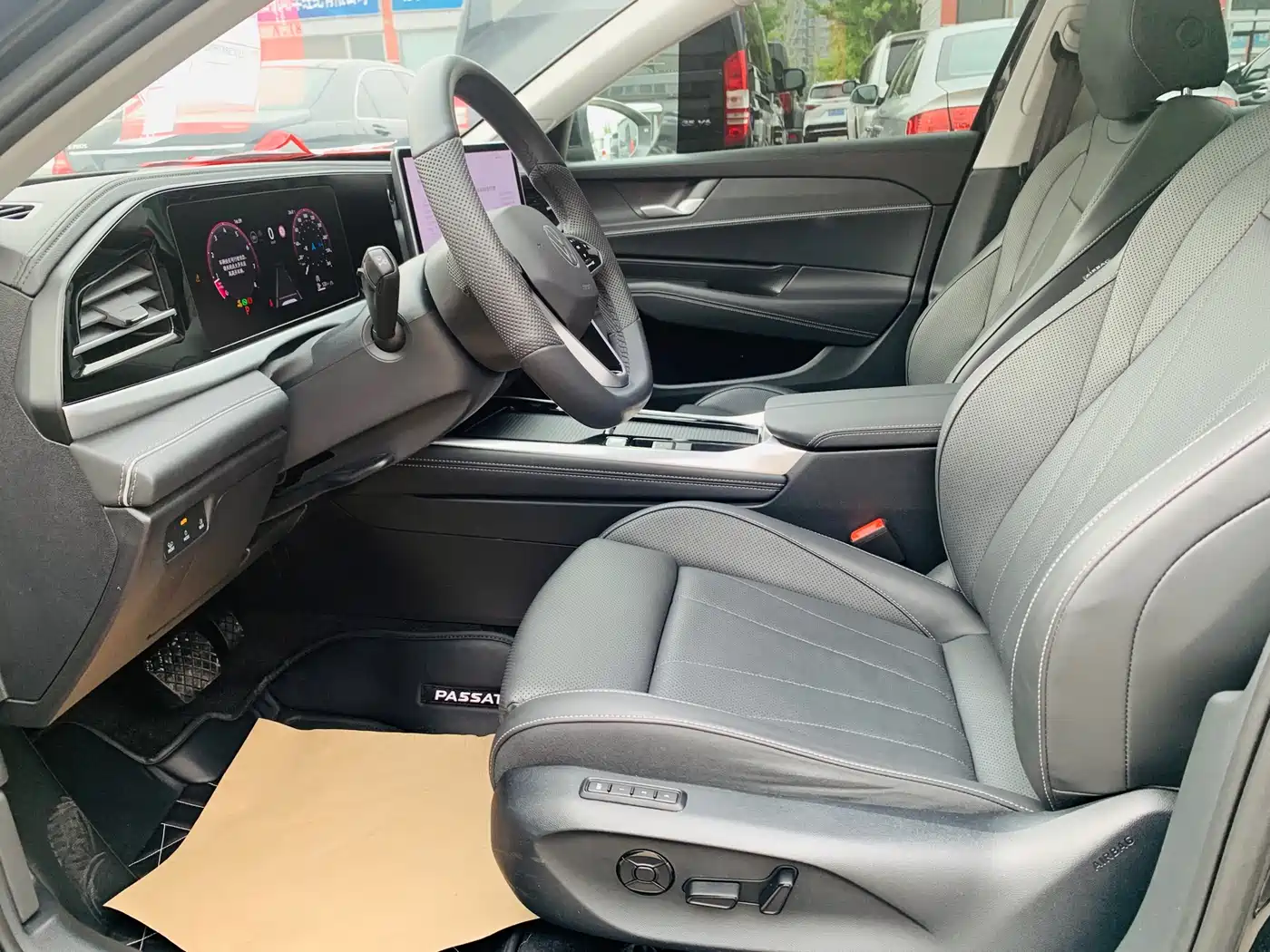 Volkswagen Passat 2025 Pro 380TSI Dragon Glory Edition фото 21