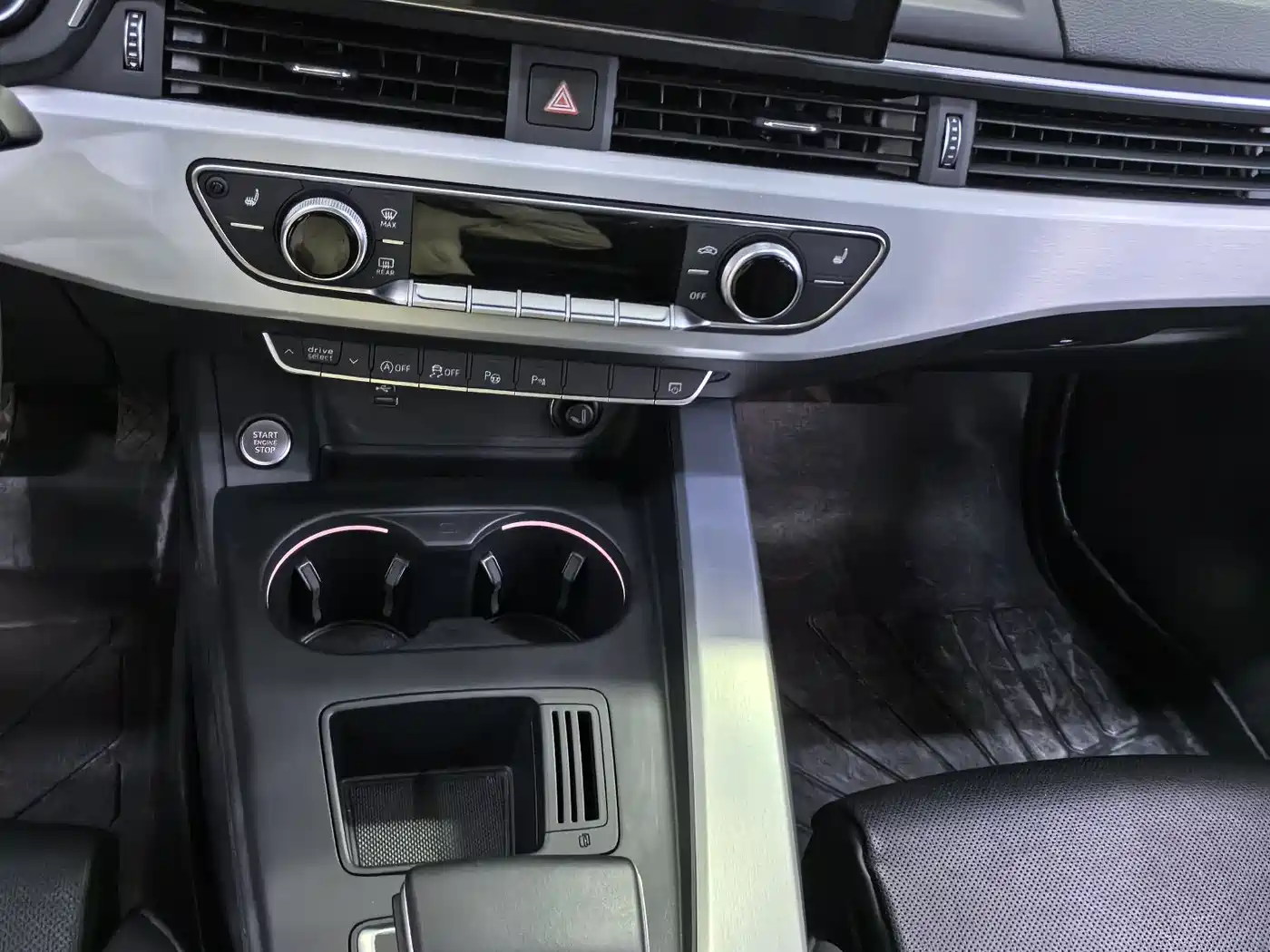 Audi A4L 2022 40 TFSI Luxury Dynamic фото 10