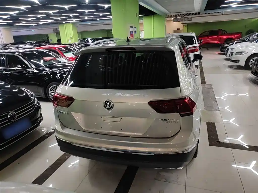 Volkswagen Tiguan L 2018 380TSI Automatic AWD Flagship Edition фото 6