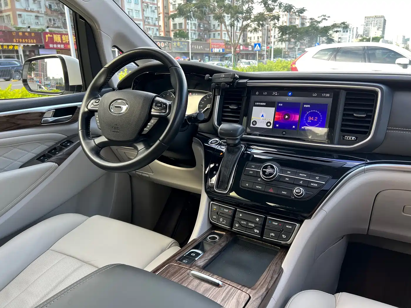 GAC Trumpchi Trumpchi M8 2018 320T Premium Edition фото 17