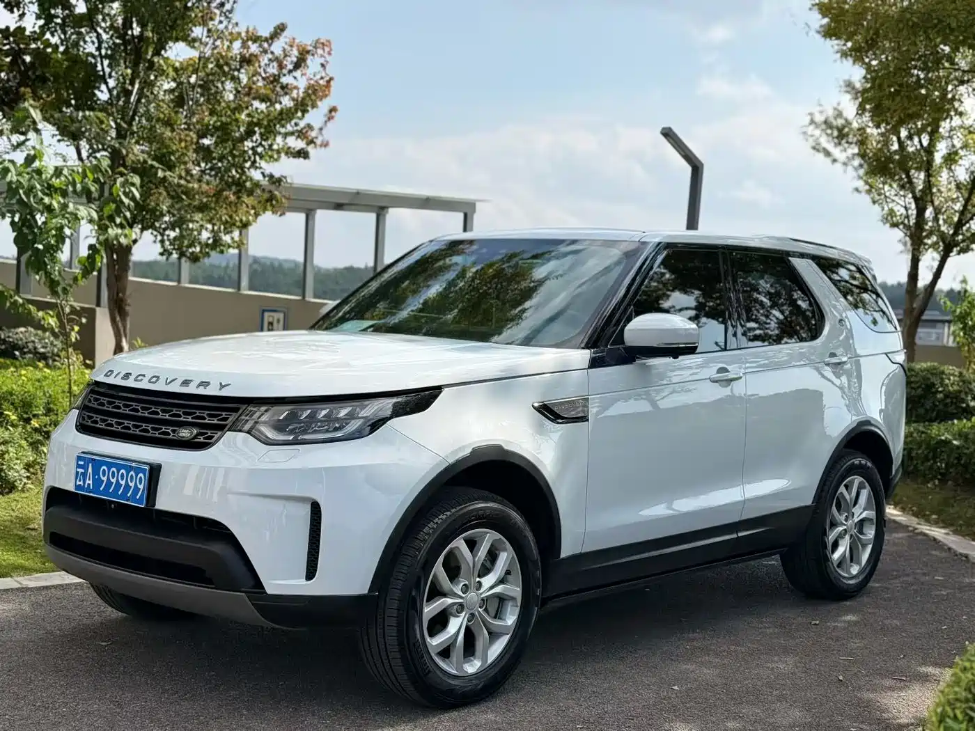 Land Rover Discovery 2018 3.0 SC V6 SE