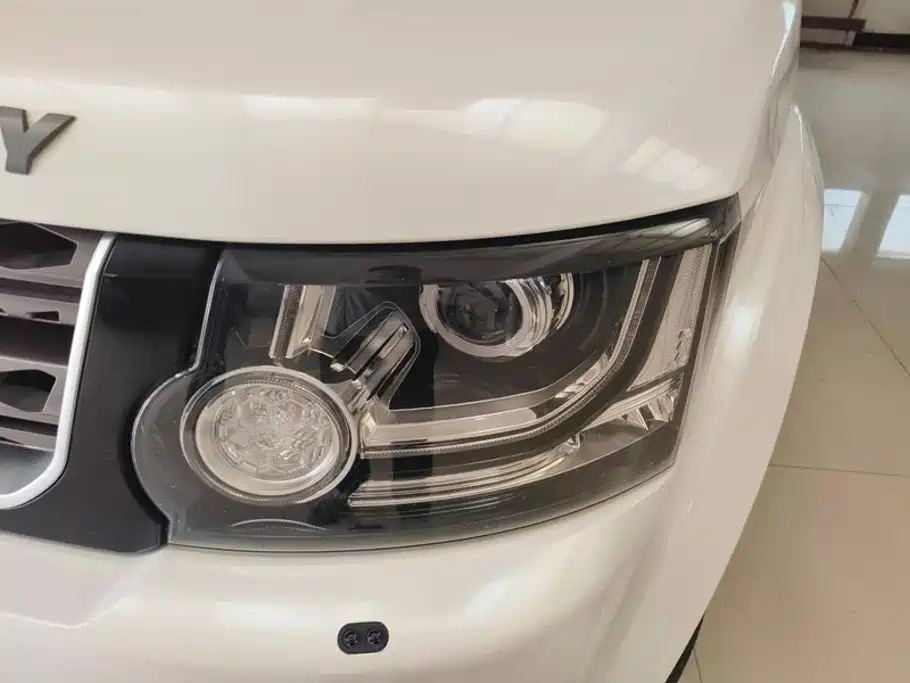 Photo 5 - Land Rover Discovery
