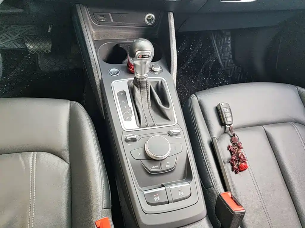 Фото 14 - Audi Q2L