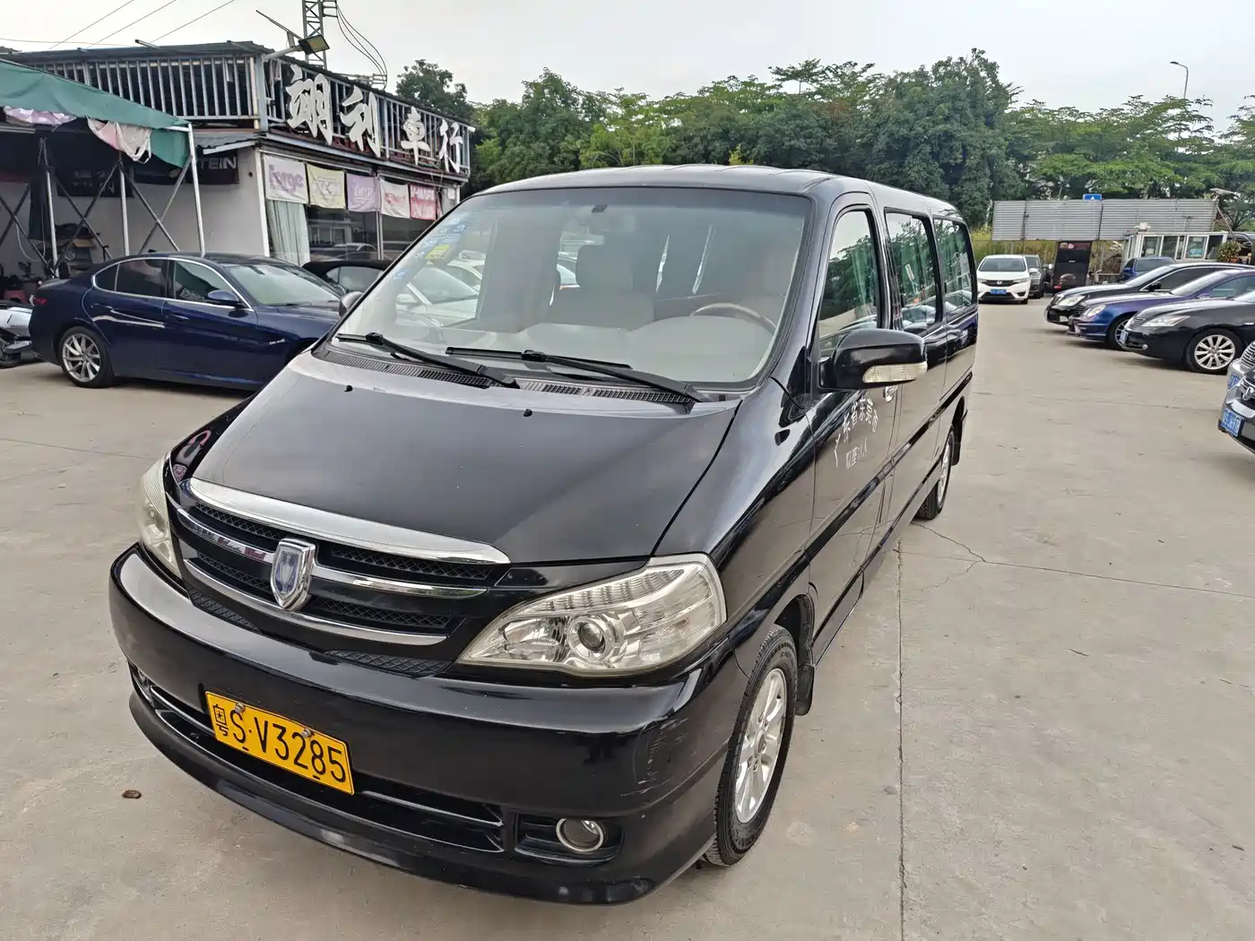 Jinbei Grace 2013 2013 2.0L Zhiling Standard 11-seater All-Games Commemorative Edition China V 10-seater