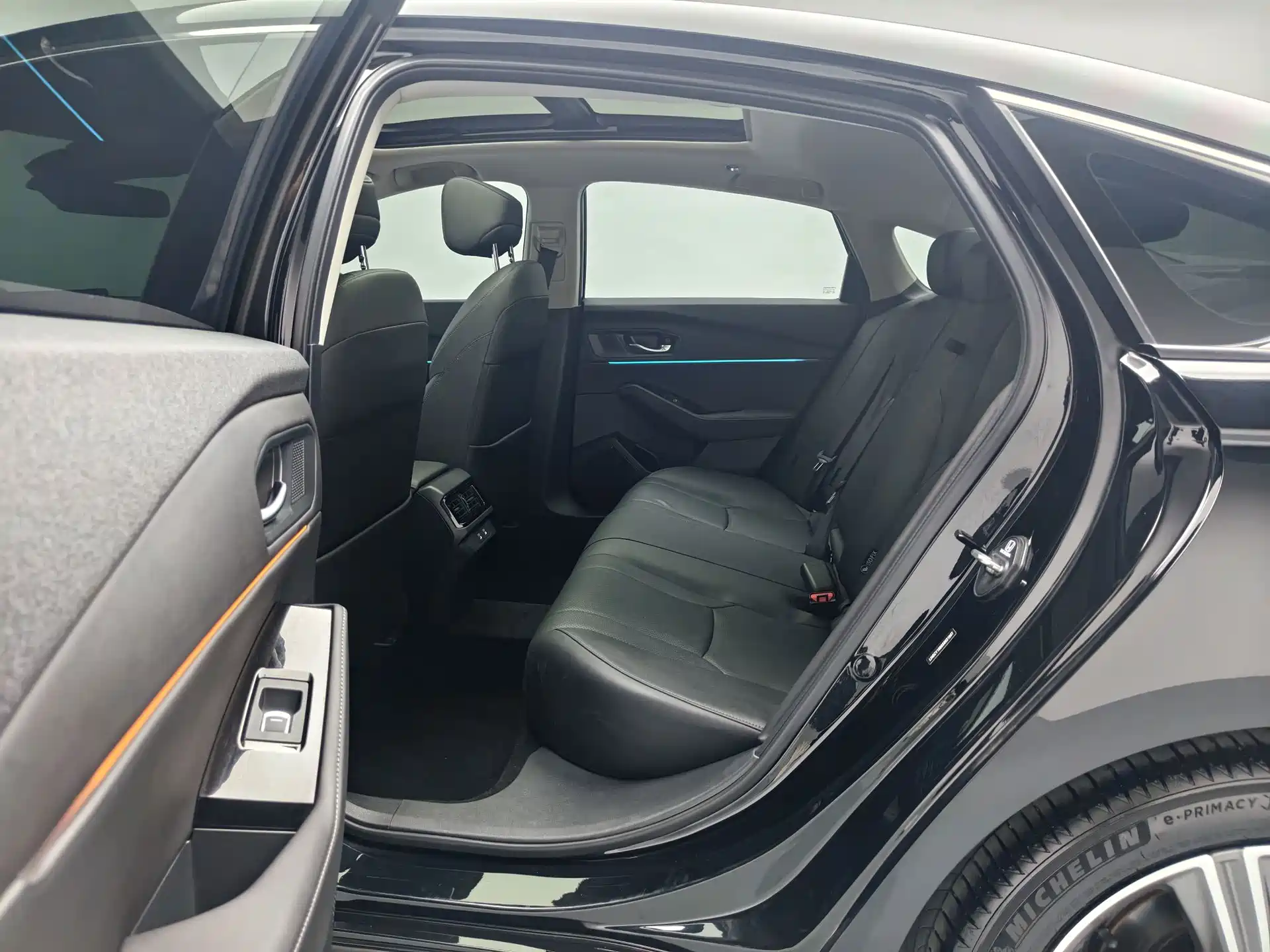 Photo 15 - Honda Accord
