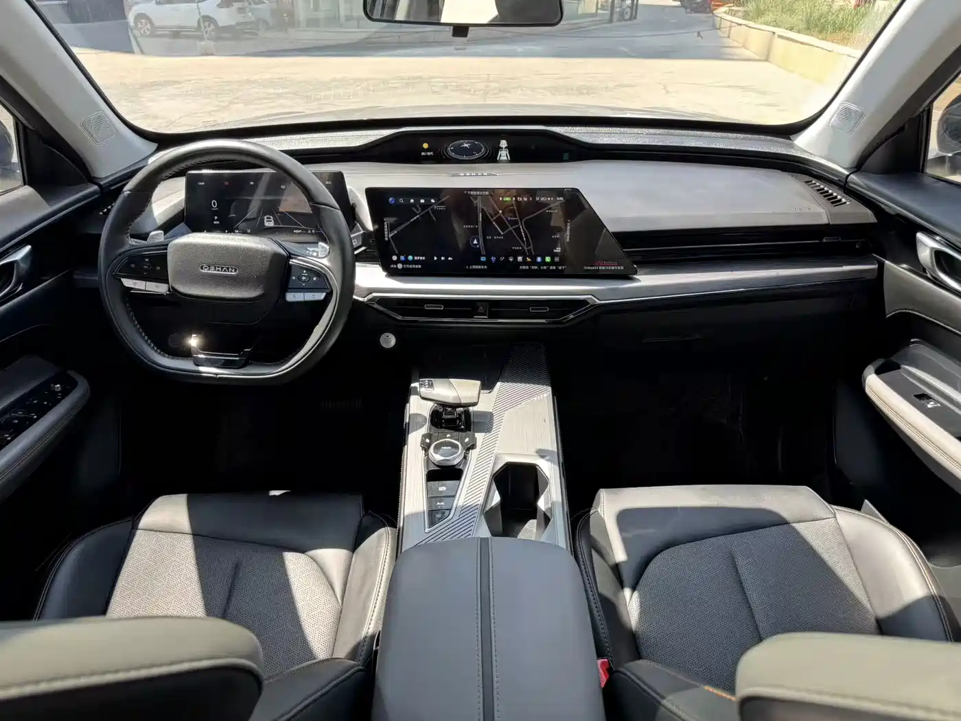 Photo 6 - Changan Oshan Z6