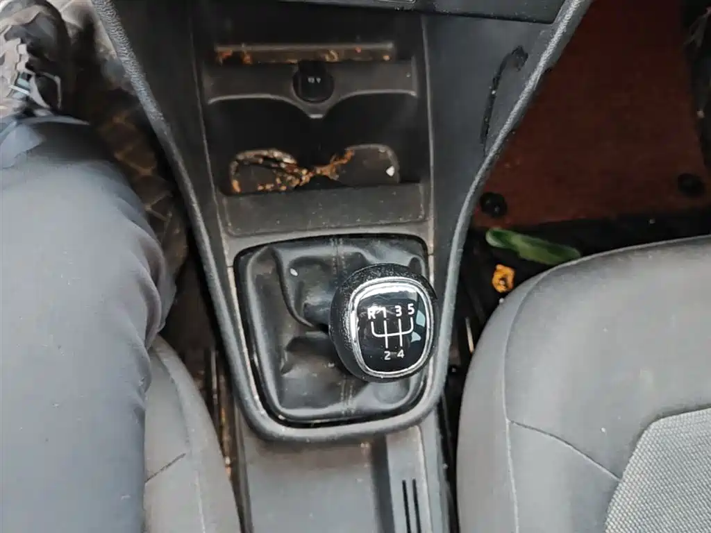 Škoda Skoda Rapid Spaceback 2016 Facelift 1.6L Manual Forward Edition фото 21