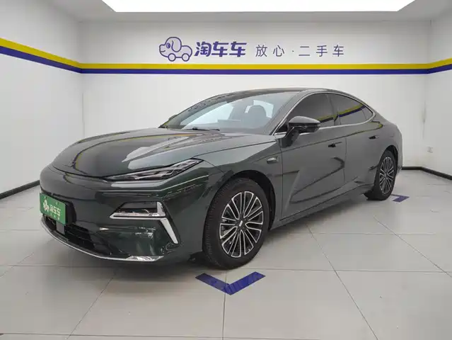 Geely Galaxy Galaxy Xingyao 8 2025 130km EM-i Premium Edition — фото 1