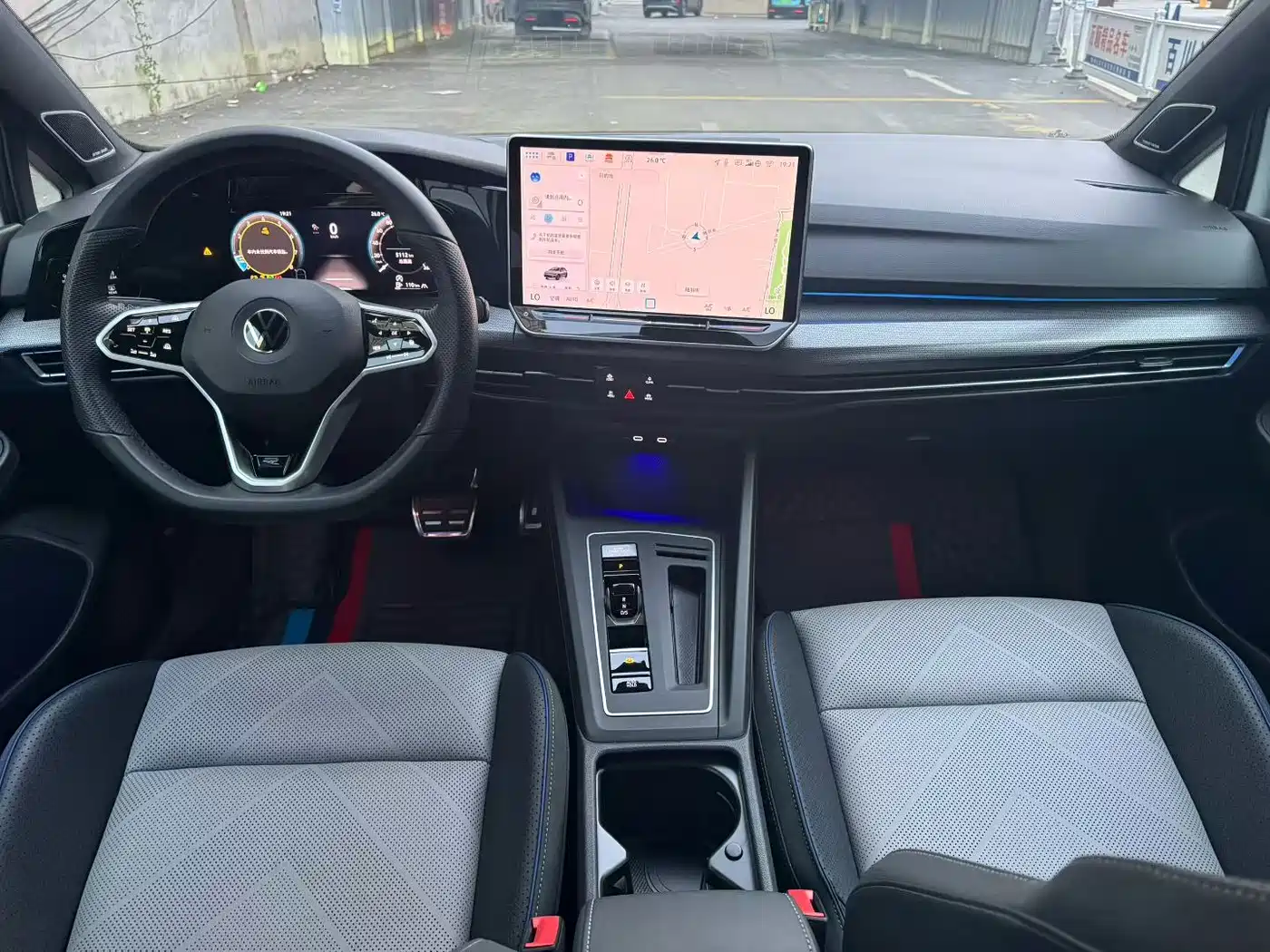 Volkswagen Golf 2025 2025 300TSI R-Line